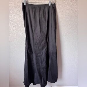 Tadashi Shoji Black floor length skirt with pleats and zip sz 12